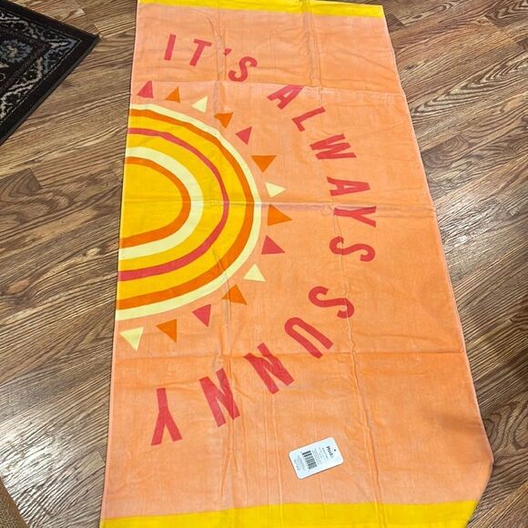 NWT Mudd beach towel - Picture 1 of 2